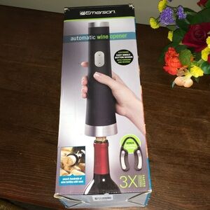 Automatic Black and Silver Wine Opener